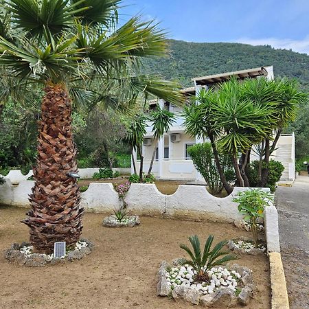 Villa Elena Ipsos Luaran gambar
