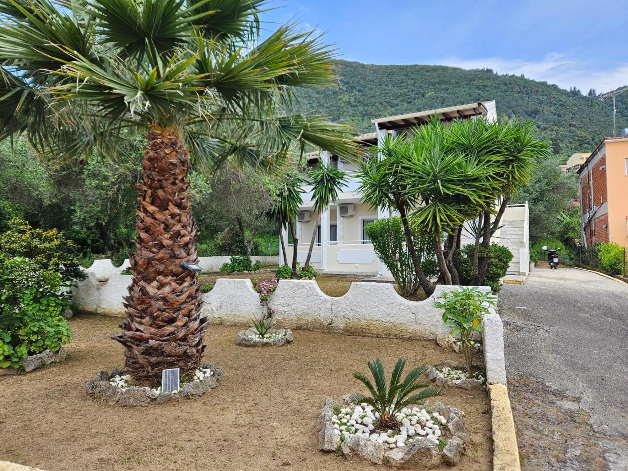 Villa Elena Ipsos Luaran gambar